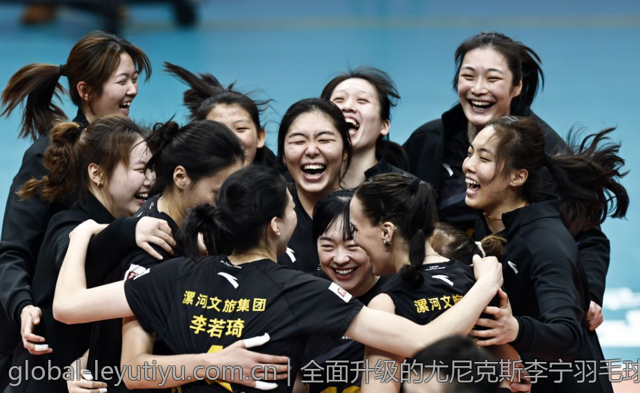 全面升级的尤尼克斯李宁羽毛球拍2026新品助你战胜对手